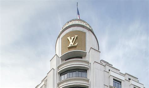 louis vuitton the building.